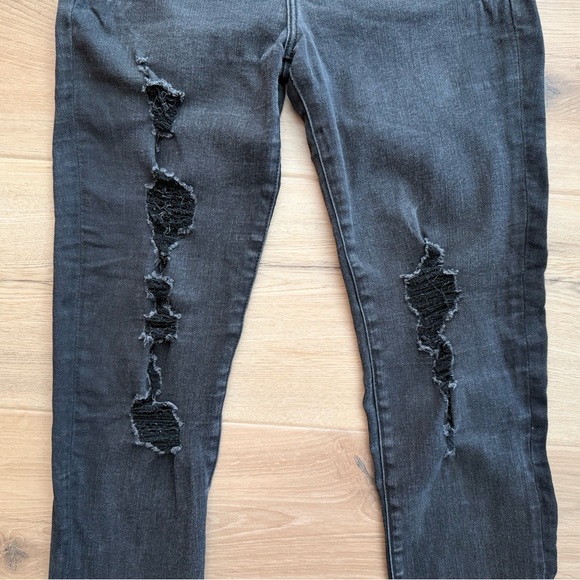 Abercrombie & Fitch Simone High Rise Super Skinny Black Ripped Jeans Size 27/4 - Picture 3 of 7